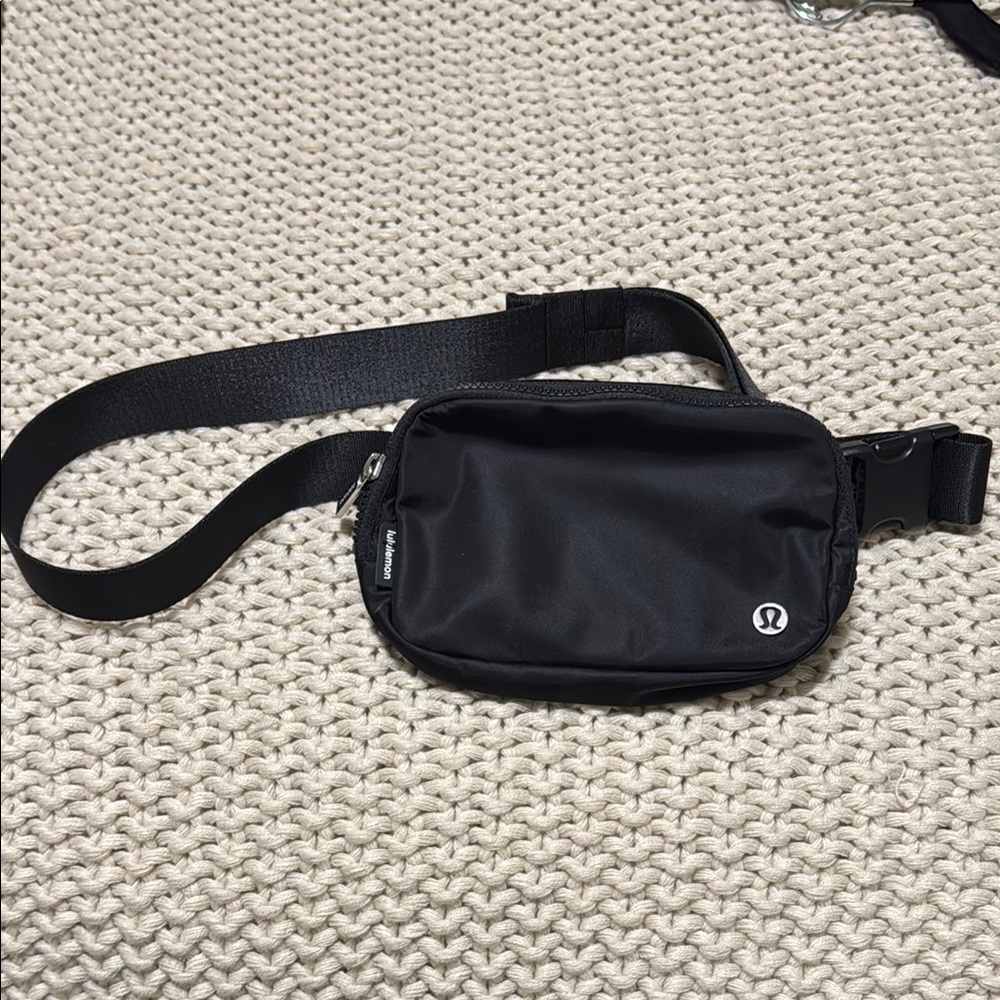 Lululemon belt bag